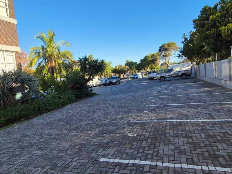 Spacious first floor apartment  - Photo 3