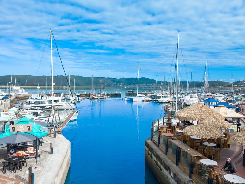 Modern Knysna Quay West Apartment with Sunset-Facing Balcony - Photo 7