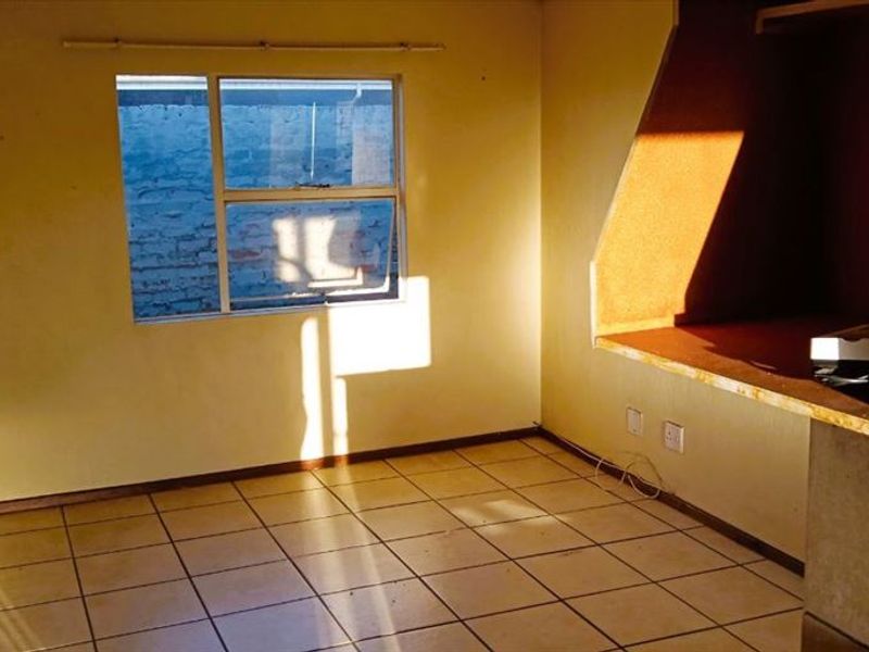 Affordable 2-Bedroom Starter Home with Garage - Photo 2