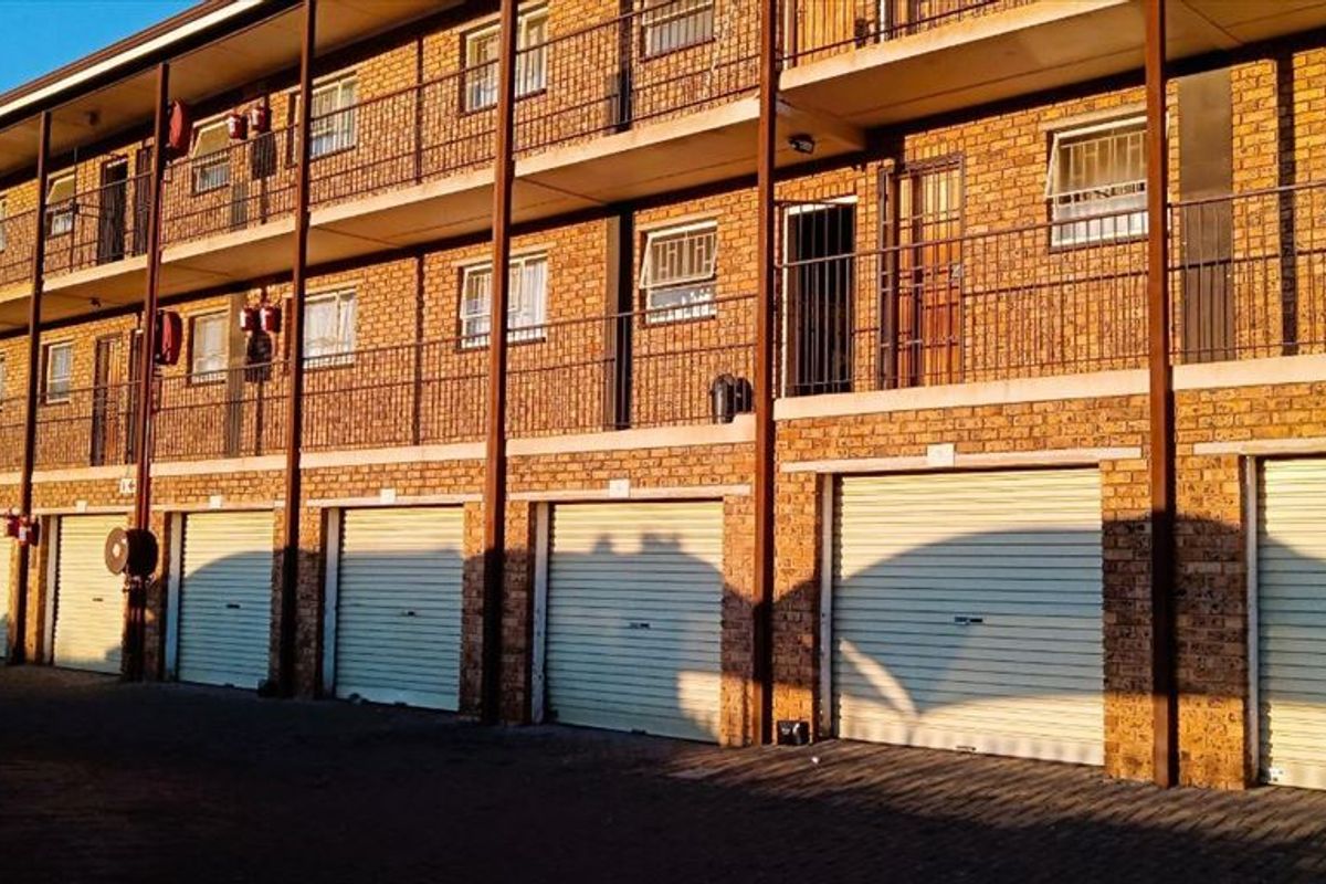 Affordable 2-Bedroom Starter Home with Garage - Photo 3