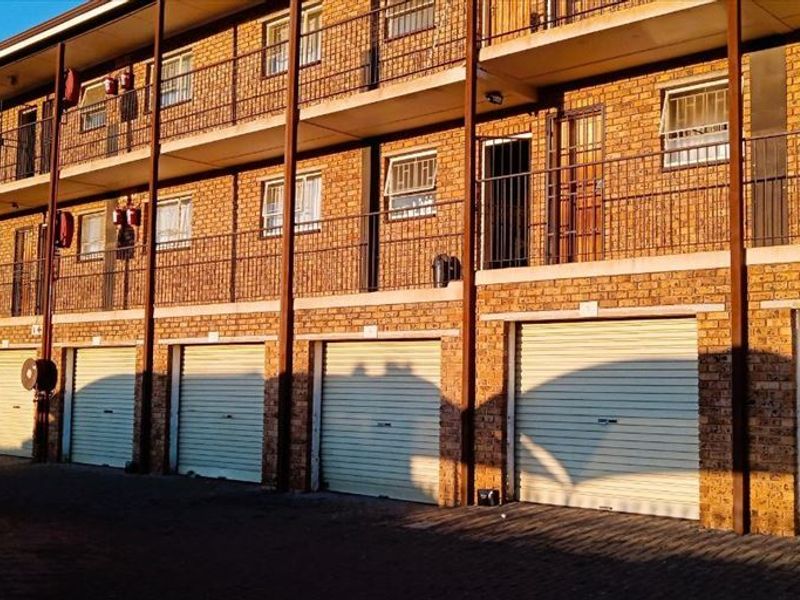 Affordable 2-Bedroom Starter Home with Garage - Photo 3