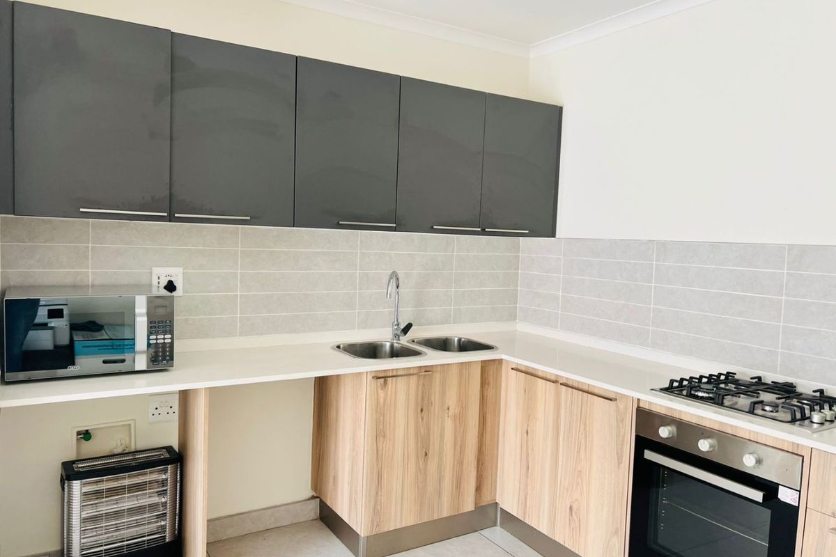 1 Bed 1 Bath Apartment - Photo 2