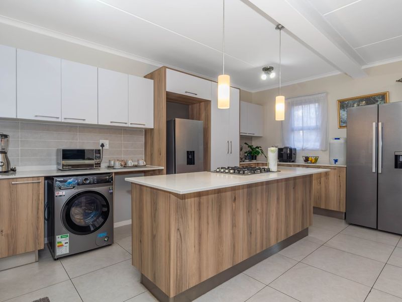 Ground Floor Elegance in the Heart of Modderfontein - Photo 5