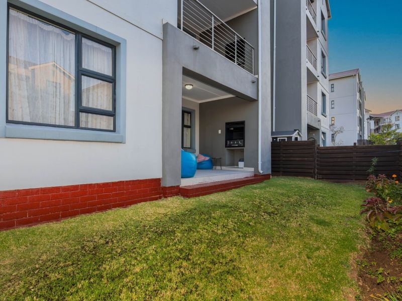 Ground Floor Elegance in the Heart of Modderfontein - Photo 3