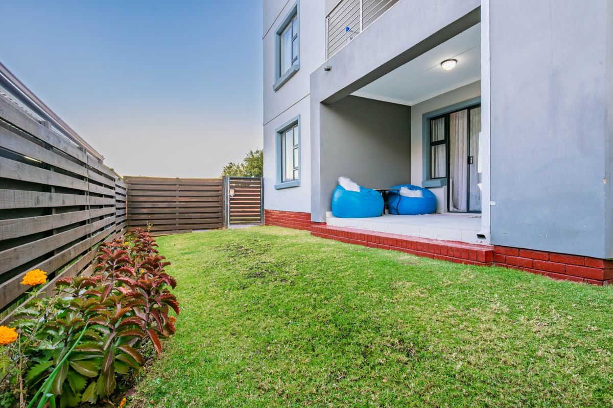Ground Floor Elegance in the Heart of Modderfontein - Photo 2