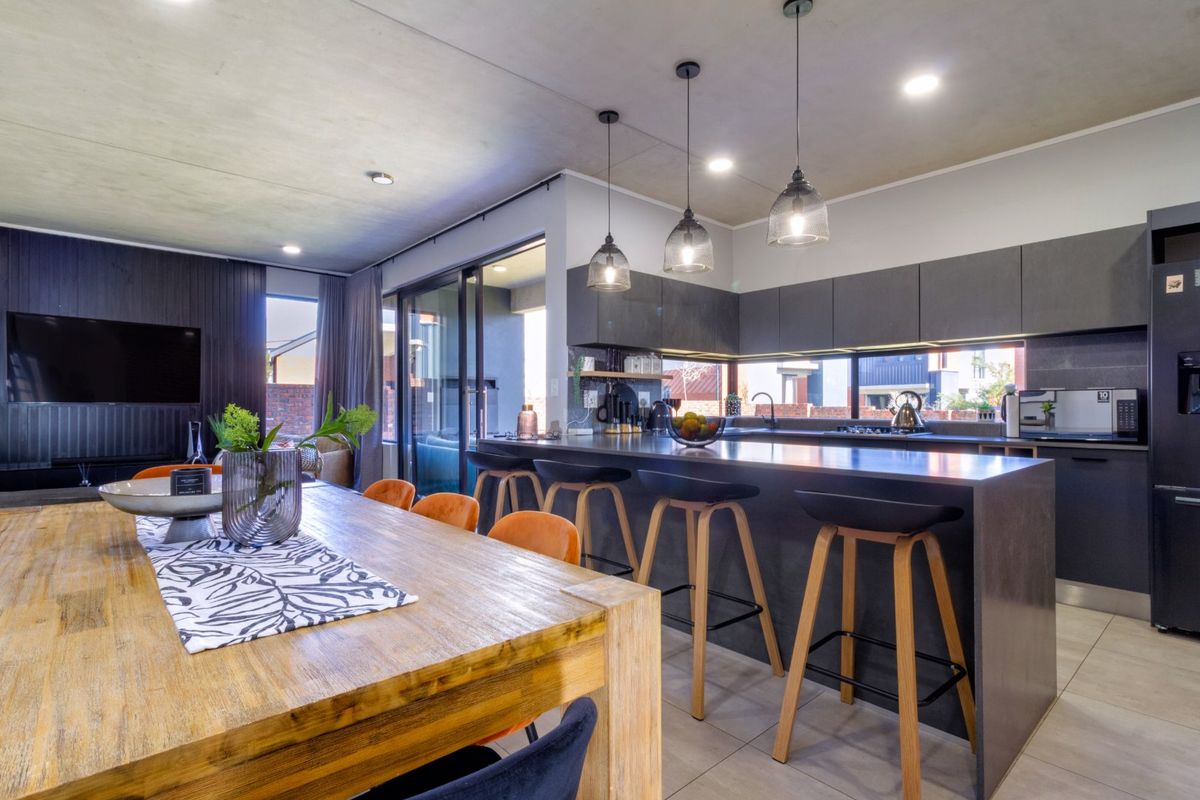 Absolutely Stunning!!! Full Title, Free Standing Duplex for Sale in a Secure Modern Estate in North Riding.  - Photo 2