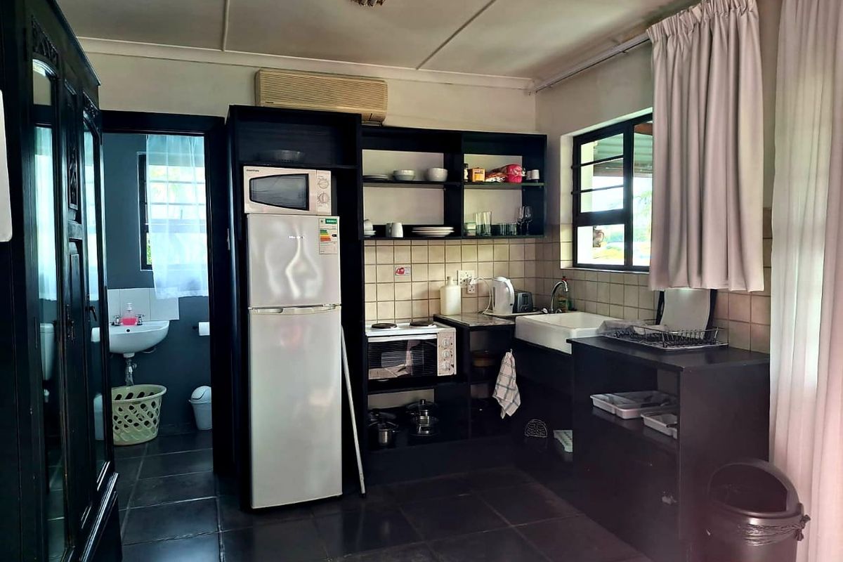 7 Bedroom Bed and Breakfast for sale in Baysville - Photo 3