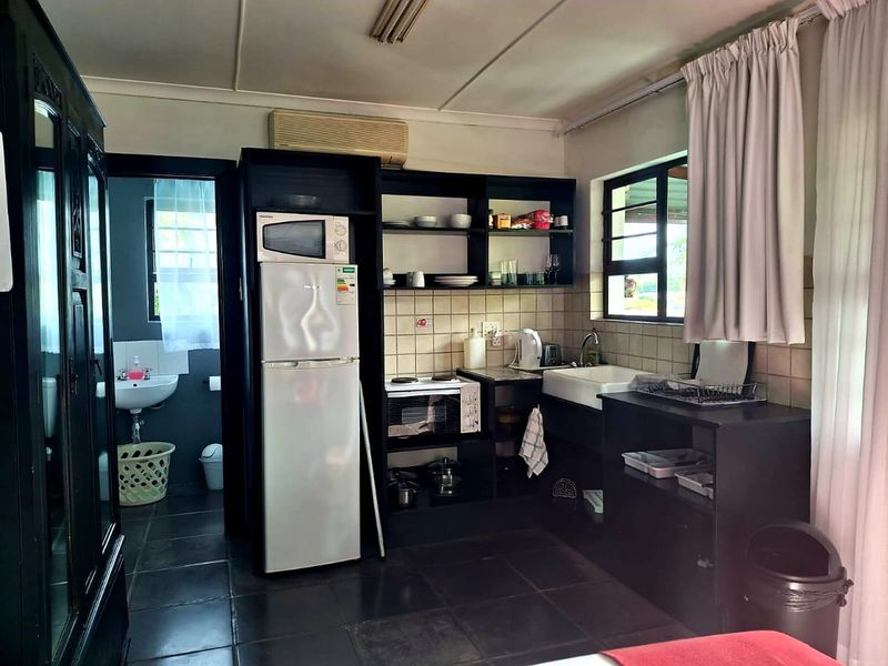 7 Bedroom Bed and Breakfast for sale in Baysville - Photo 3