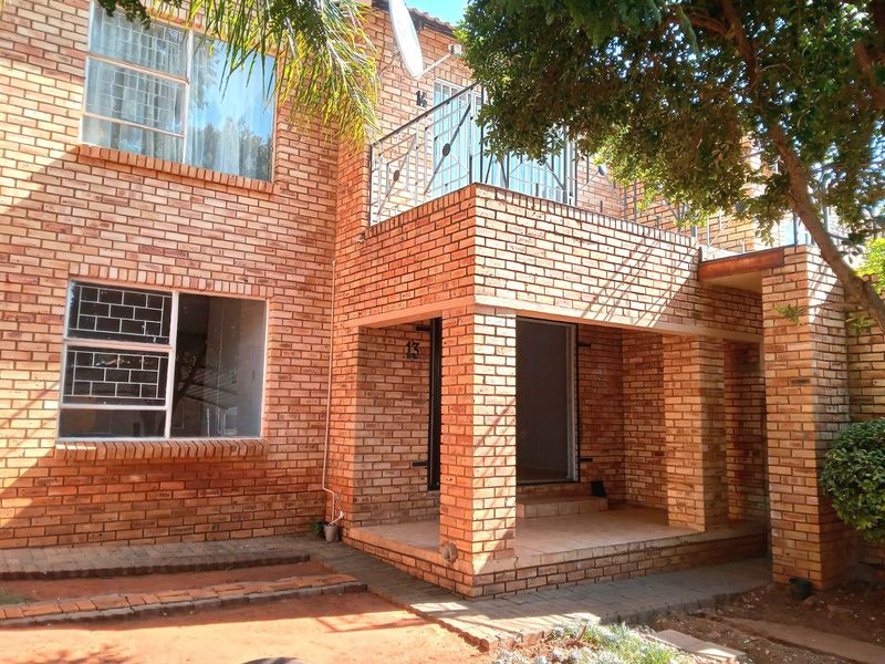 2 Bedroom 1 Bathroom Apartment - Ground floor - Photo 2
