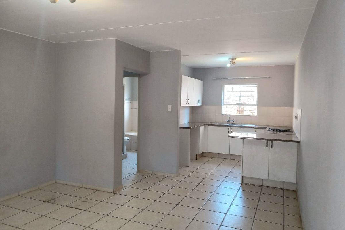 2 Bedroom 1 Bathroom Apartment - Ground floor - Photo 5
