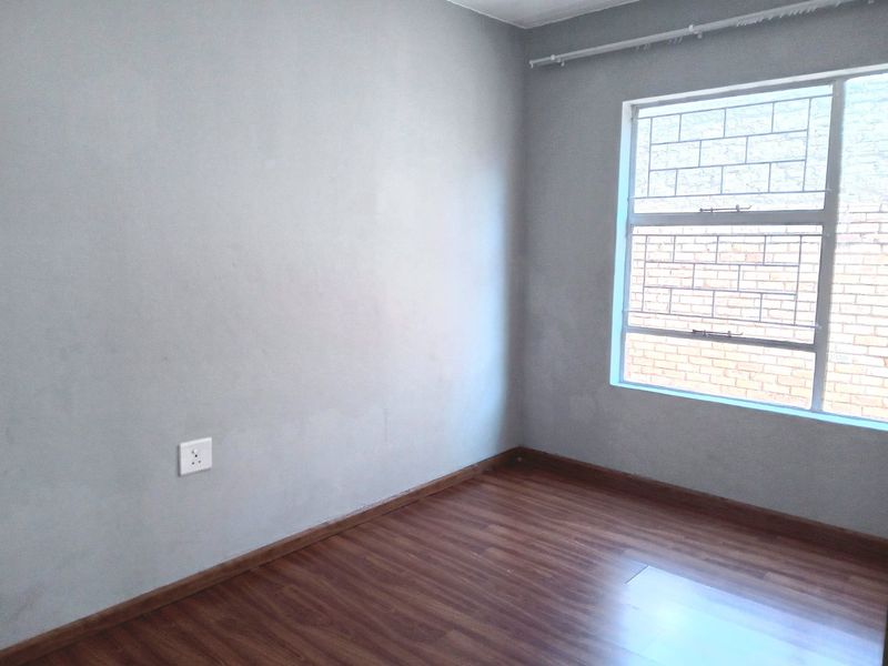 2 Bedroom 1 Bathroom Apartment - Ground floor - Photo 9