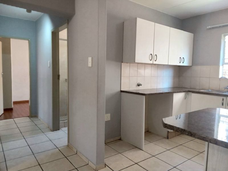 2 Bedroom 1 Bathroom Apartment - Ground floor - Photo 8