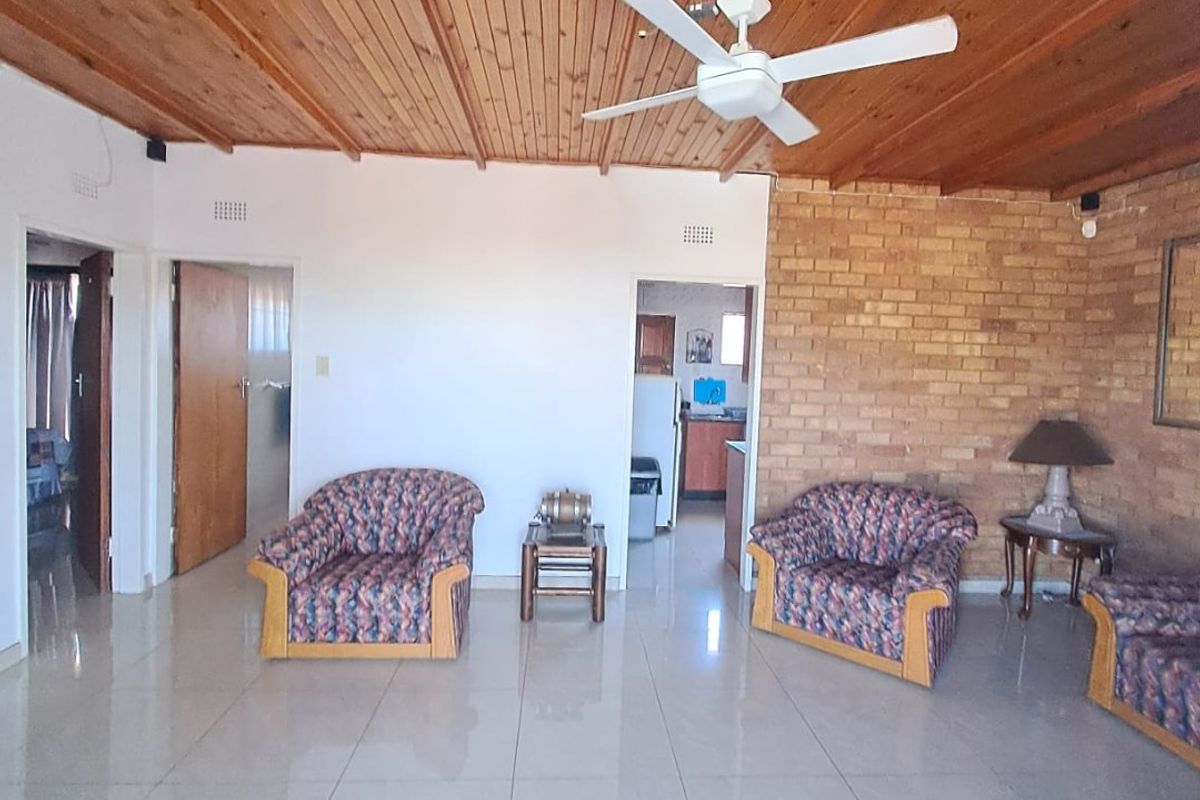 Beautiful Family Home - Photo 3