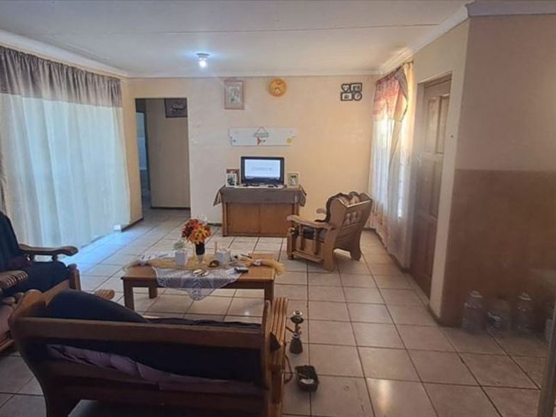 Spacious Duplex Commercial Property with Residential Features - Photo 1