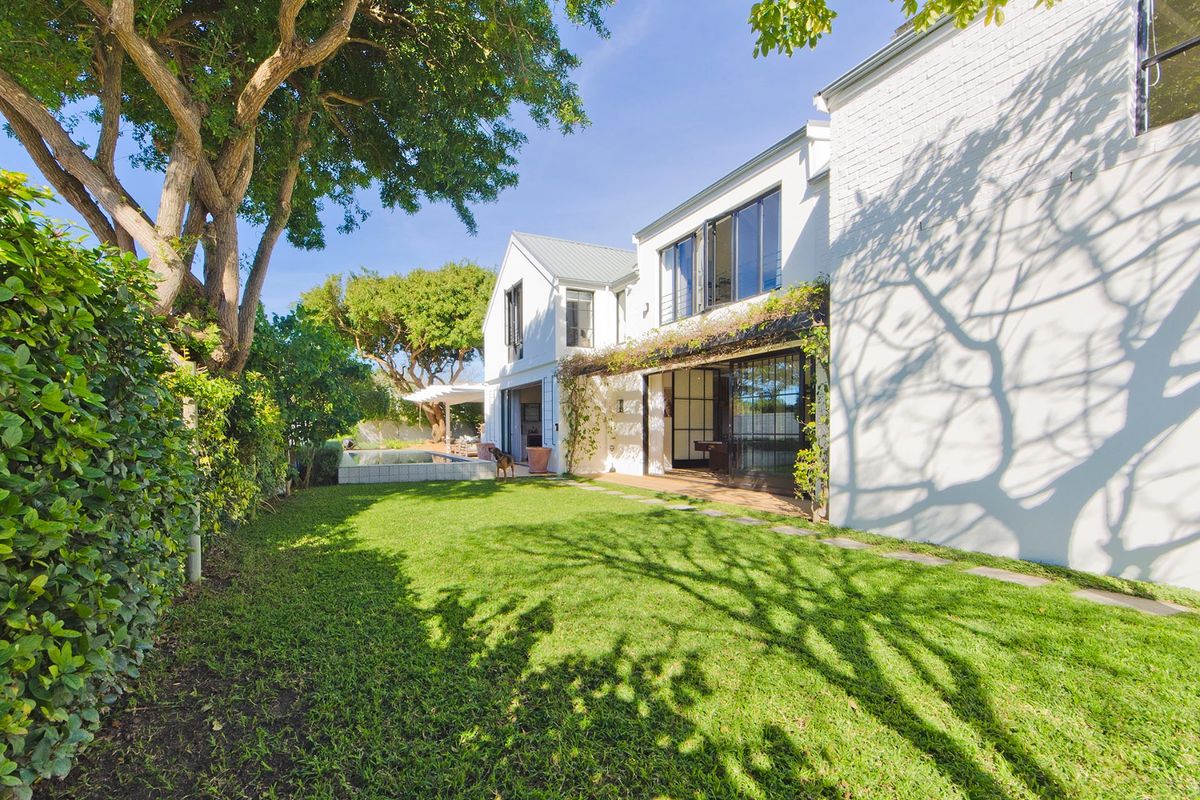 Modern & Masterful design on Leisure Isle - Photo 4