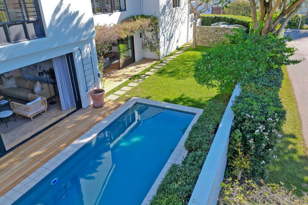 Modern & Masterful design on Leisure Isle - Photo 3