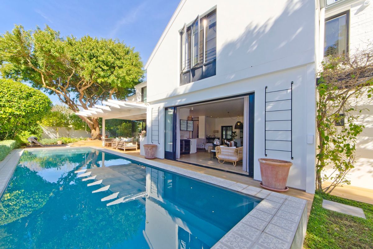 Modern & Masterful design on Leisure Isle - Photo 2