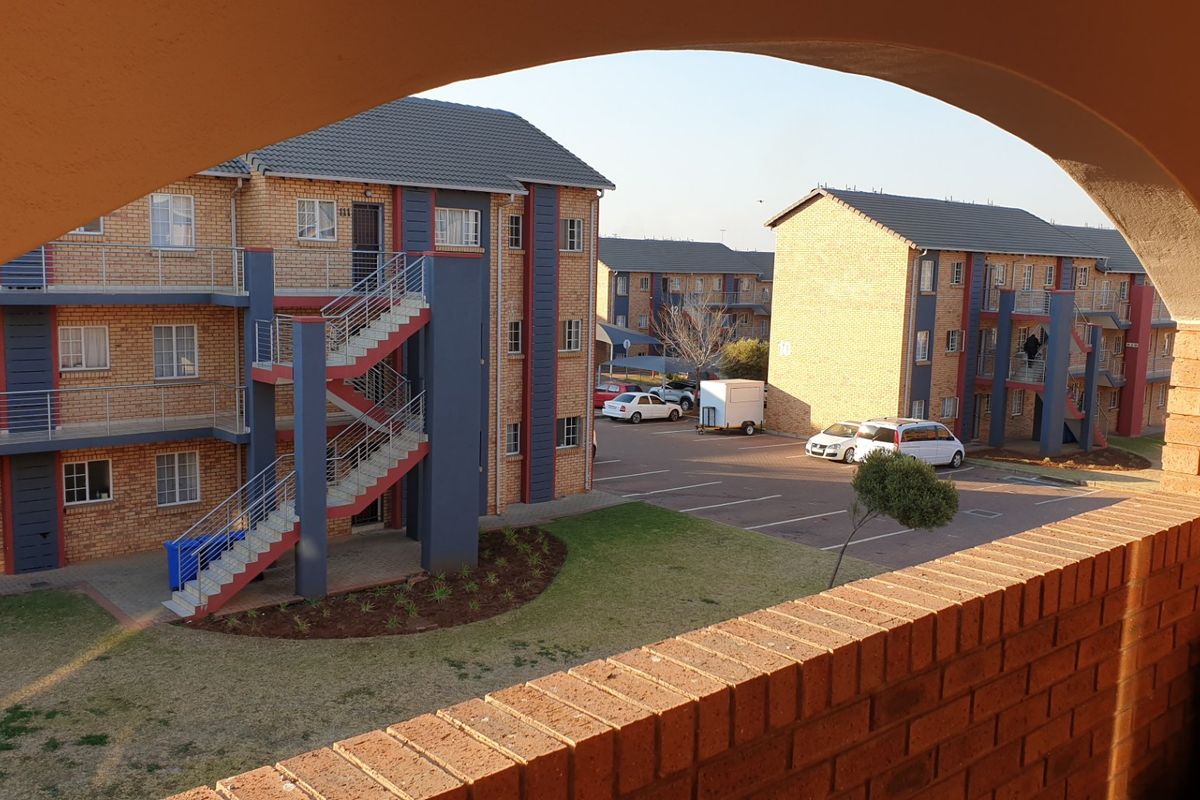 2 Bed Apartment in Monavoni for Sale - Photo 3