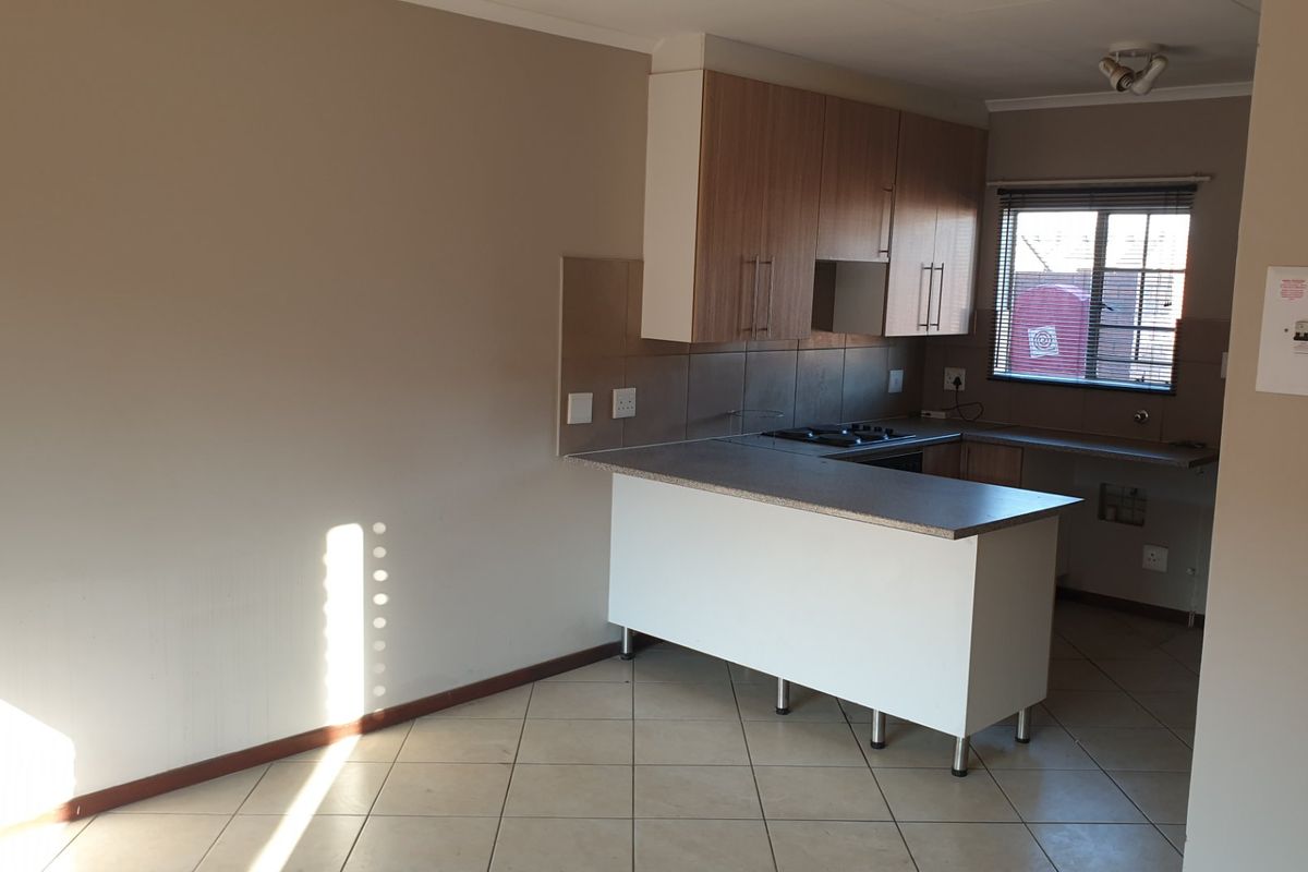 2 Bed Apartment in Monavoni for Sale - Photo 4