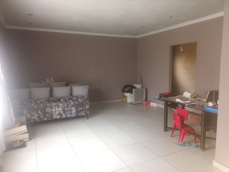 House For Sale in Spruit View - Photo 7