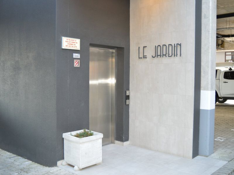 2-Bedroom Apartment – Investment Opportunity with Excellent Rental Returns - Photo 2