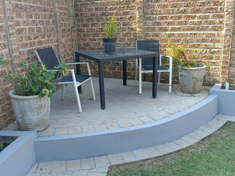 Stunning 4-Bed Duplex - Photo 5