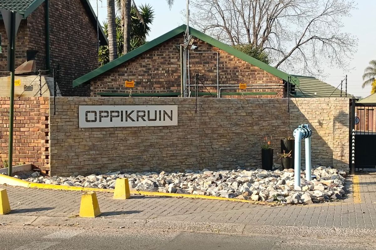 Stunning 4-Bed Duplex - Photo 4