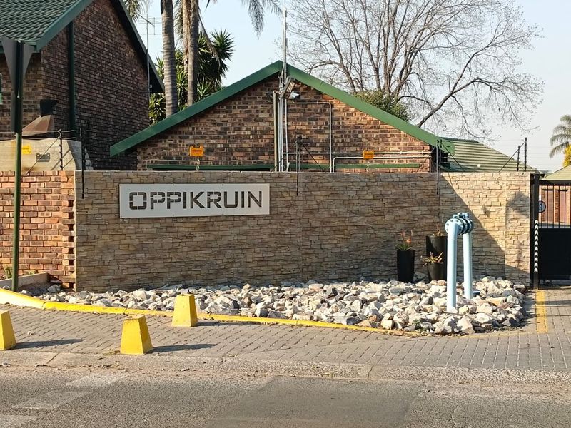 Stunning 4-Bed Duplex - Photo 4