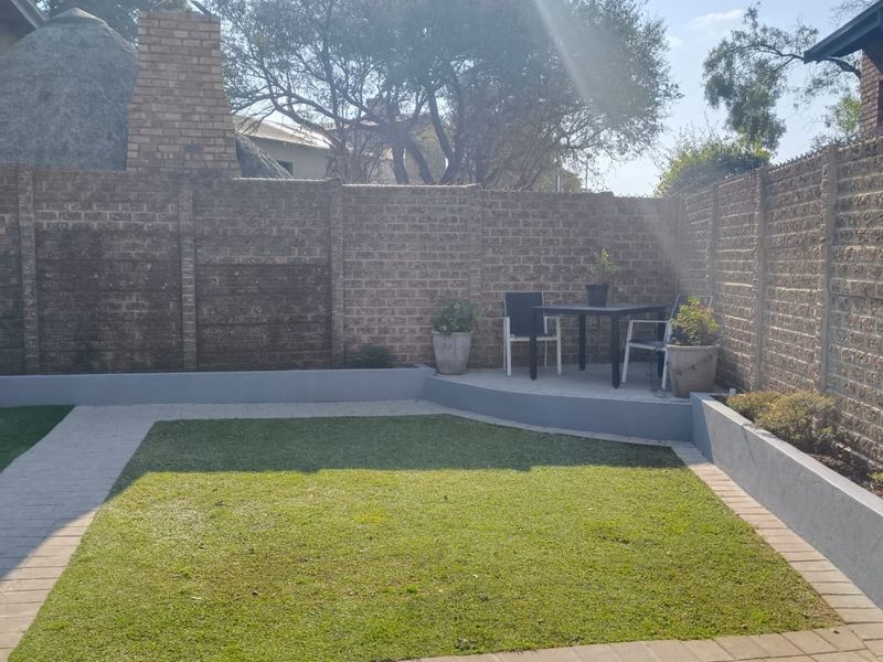 Stunning 4-Bed Duplex - Photo 8