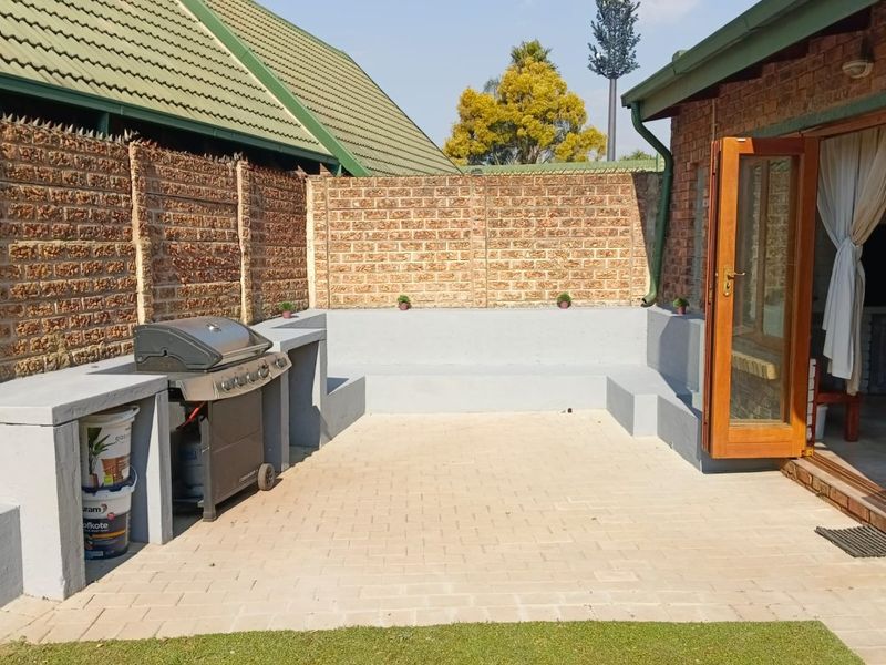 Stunning 4-Bed Duplex - Photo 7