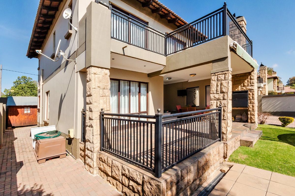 Exquisite 4-Bed Balinese-Style Home with Pool, Balcony and Solar Backup in Bali on Glen Security Estate - Photo 3