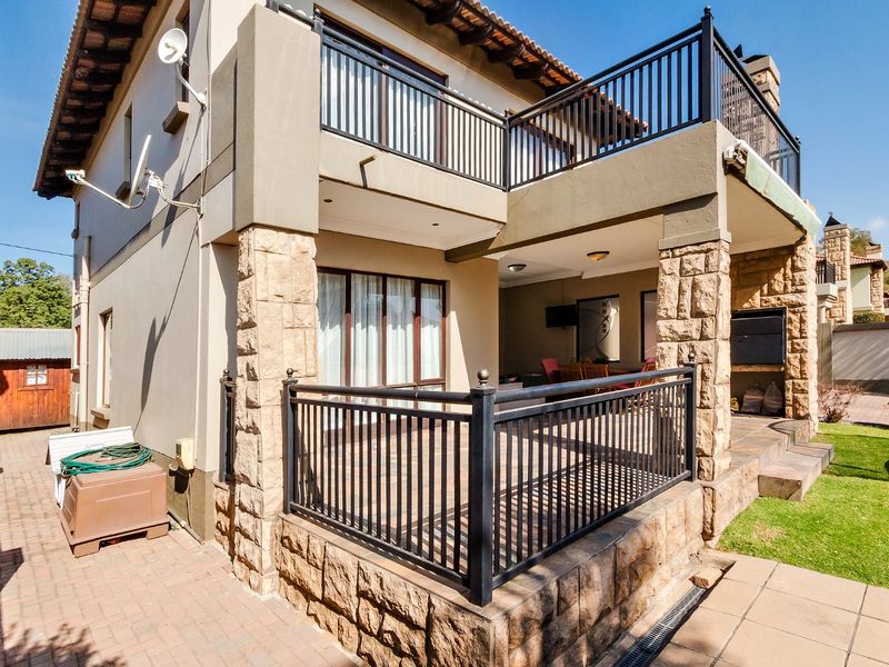 Exquisite 4-Bed Balinese-Style Home with Pool, Balcony and Solar Backup in Bali on Glen Security Estate - Photo 3