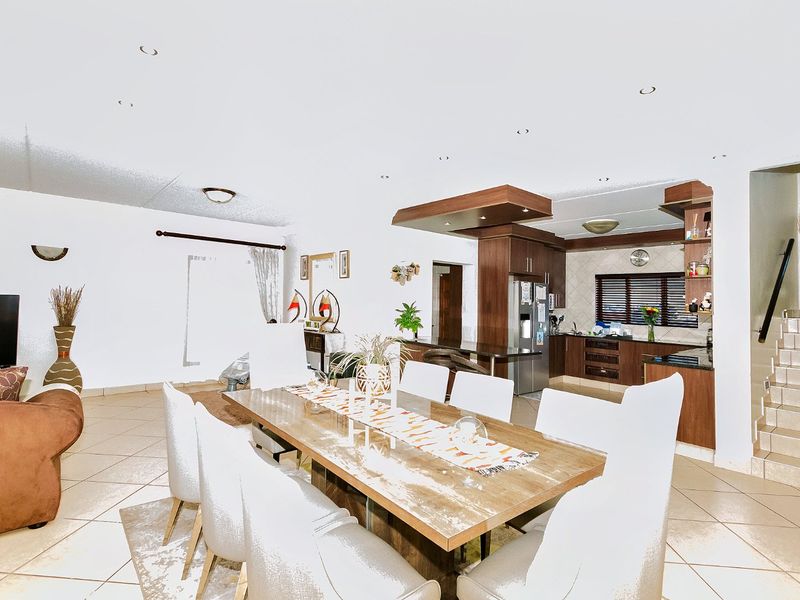 Exquisite 4-Bed Balinese-Style Home with Pool, Balcony and Solar Backup in Bali on Glen Security Estate - Photo 6