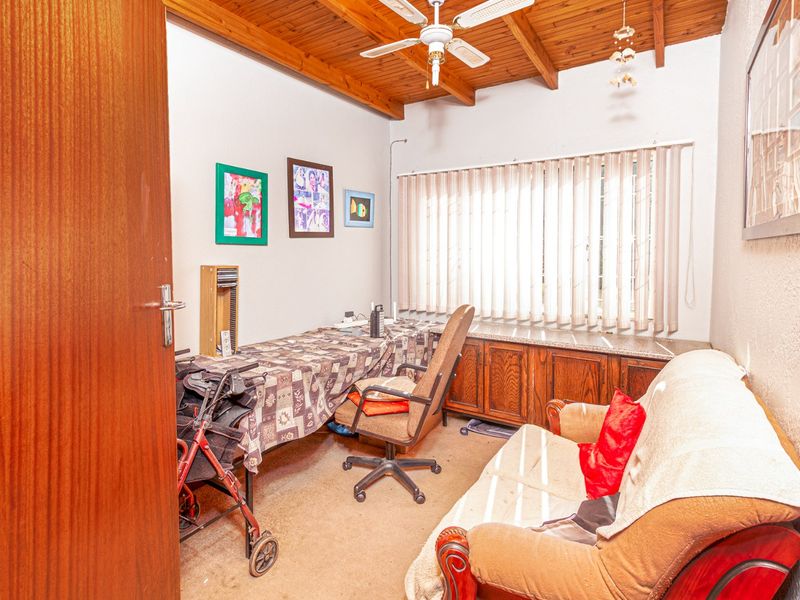 Spacious 3-Bedroom Family Home with Study - Photo 8