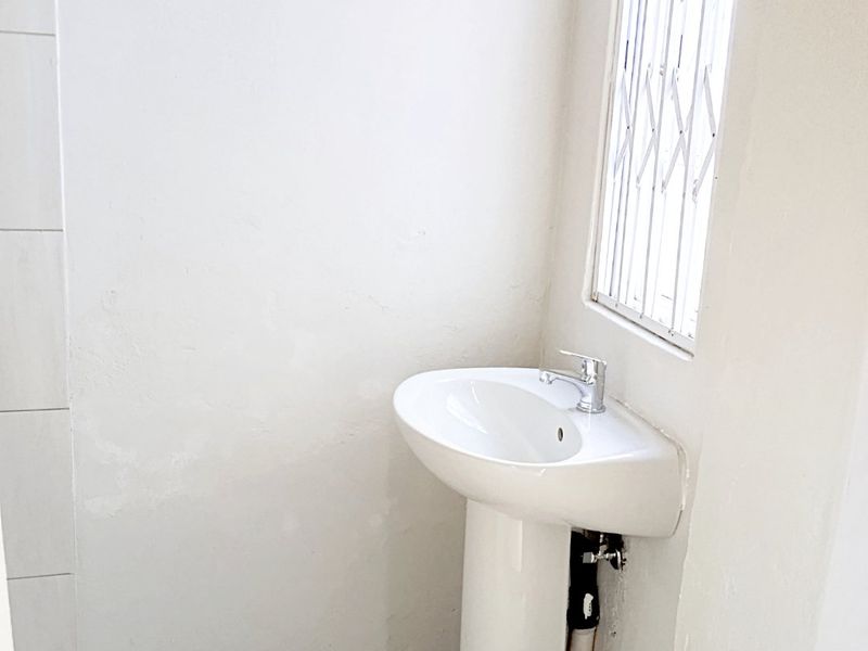 Bachelor Cottage to rent in Auckland Park - Photo 6