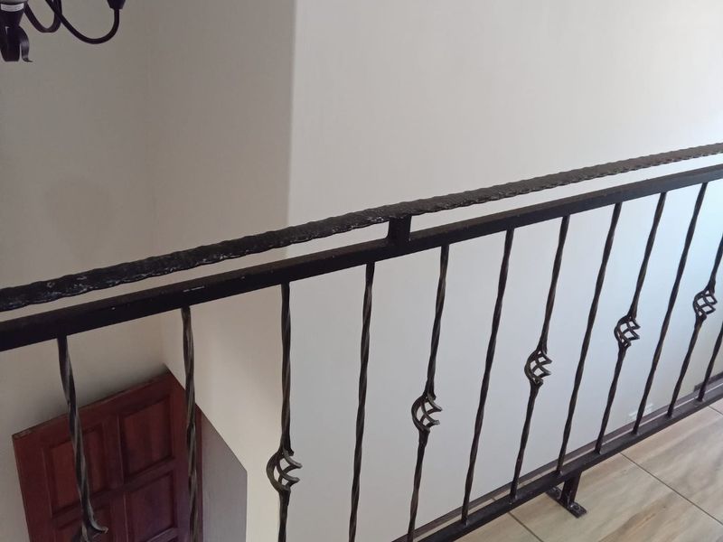 Three Bedroom Double Storey Townhouse for sale in Margate Mews - Photo 9