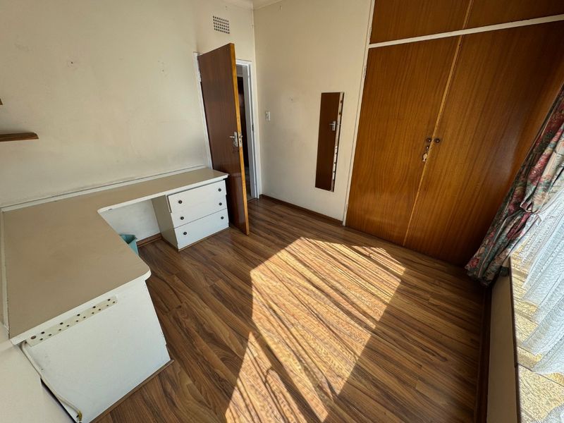 Spacious Family Retreat with Pool and Ample Parking - Photo 9