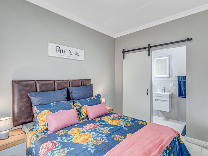 Modern 3-Bed Townhouse in Glen Austin - Photo 4