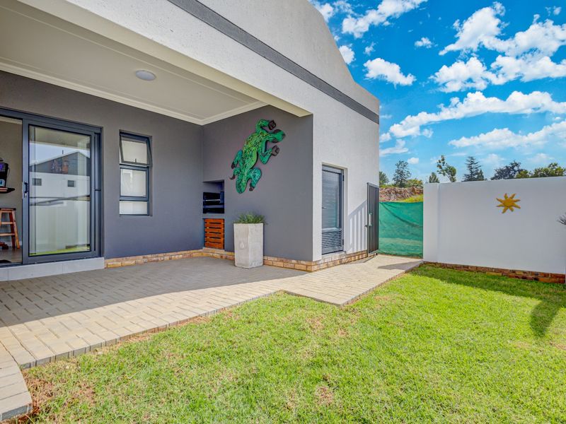 Modern 3-Bed Townhouse in Glen Austin - Photo 2