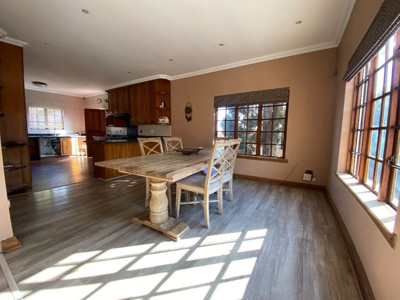 Spacious 4-Bedroom Double Storey Fixer-Upper in Secure Estate – Craigavon - Fourways - Photo 6