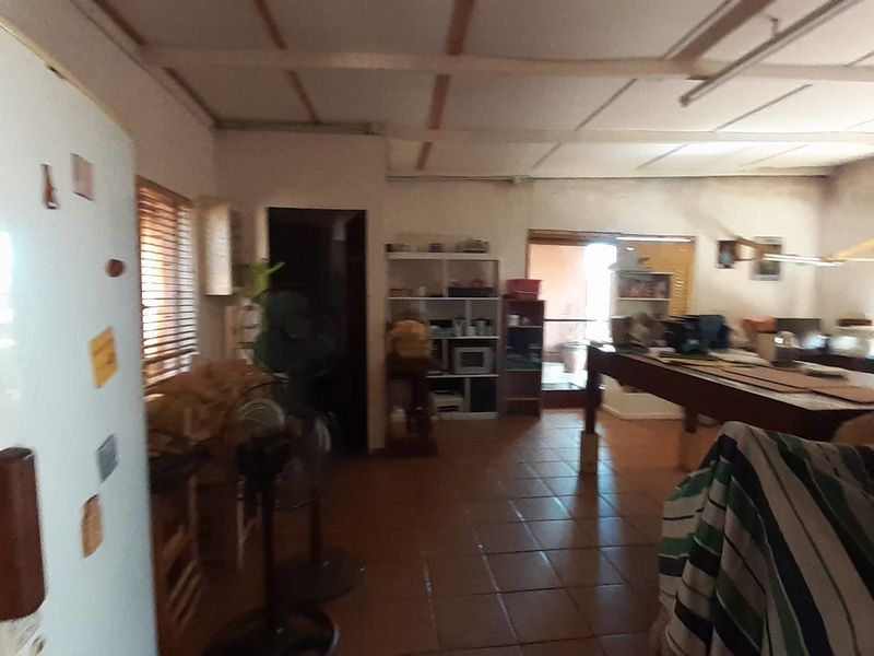 For SALE!!!  3 Bedroom Family Home with Flatlet  - Photo 9