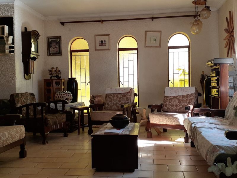 For SALE!!!  3 Bedroom Family Home with Flatlet  - Photo 7