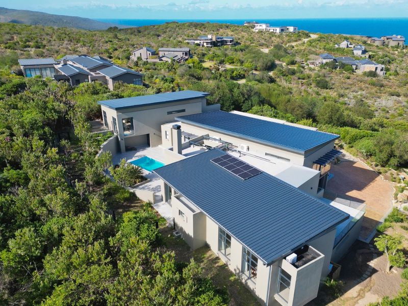 Spacious Home with Expansive Views - Photo 2