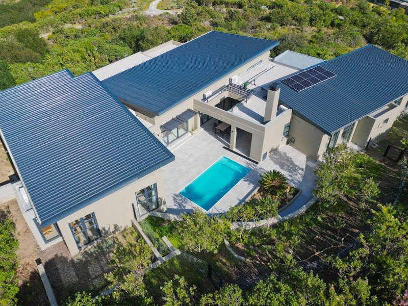 Spacious Home with Expansive Views - Photo 3