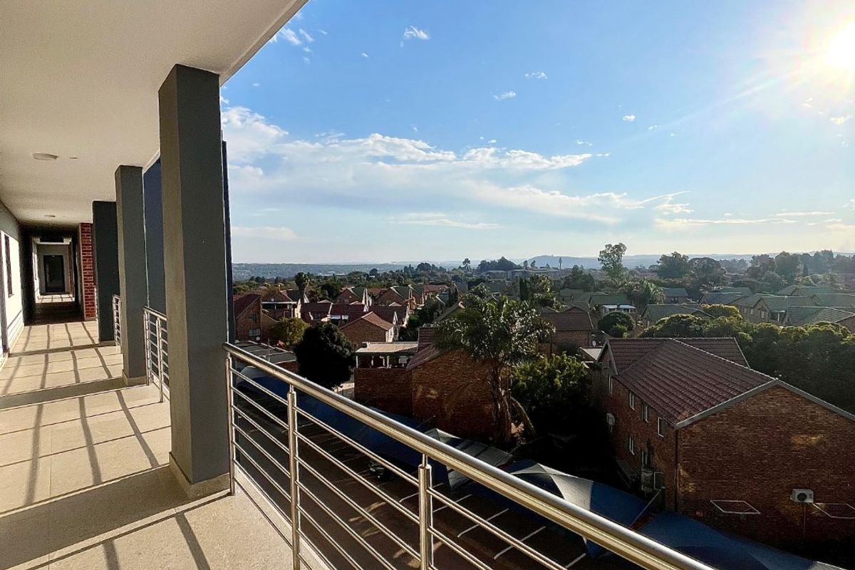 Modern Living in the Heart of Centurion - Photo 5