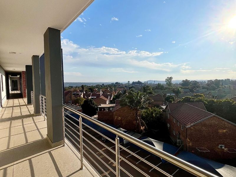 Modern Living in the Heart of Centurion - Photo 5