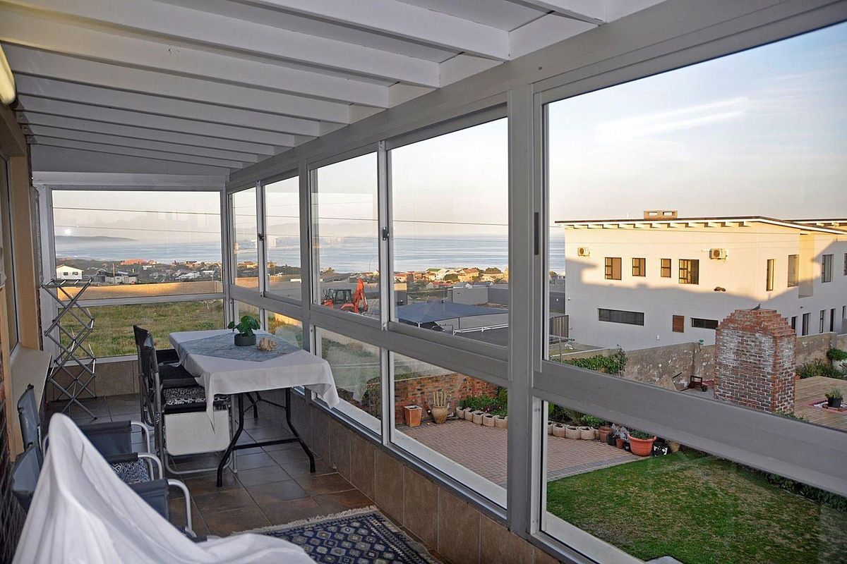 Three Bedroom with Two Bedroom Flat now For Sale - Photo 4