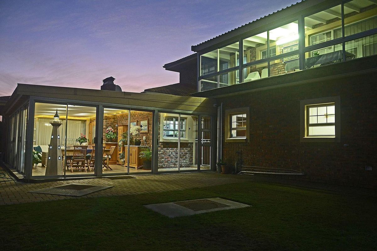 Three Bedroom with Two Bedroom Flat now For Sale - Photo 2