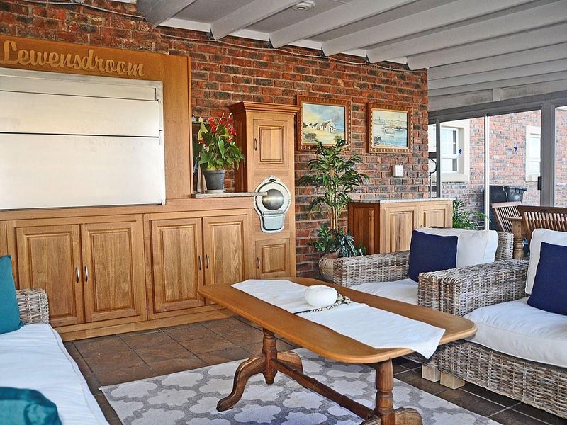 Three Bedroom with Two Bedroom Flat now For Sale - Photo 7