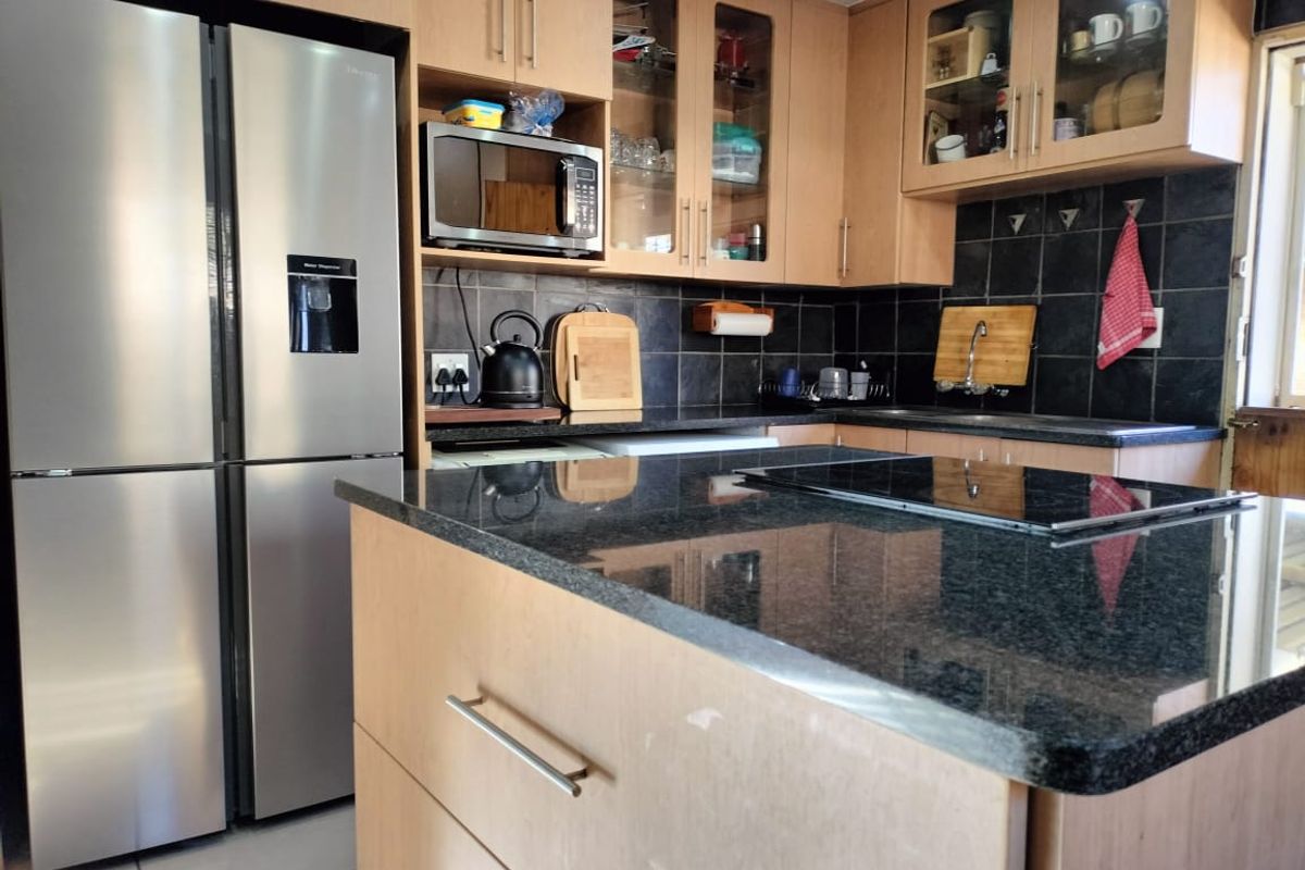 SIMPLEX TOWNHOUSE - Photo 4